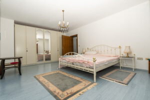 Erdgeschoss Schlafzimmer