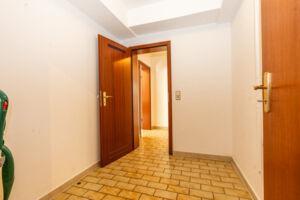 Kellergeschoss Durchgang Einliegerwohnung 