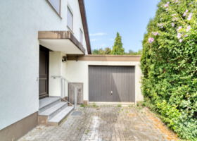 Hauseingang Garage